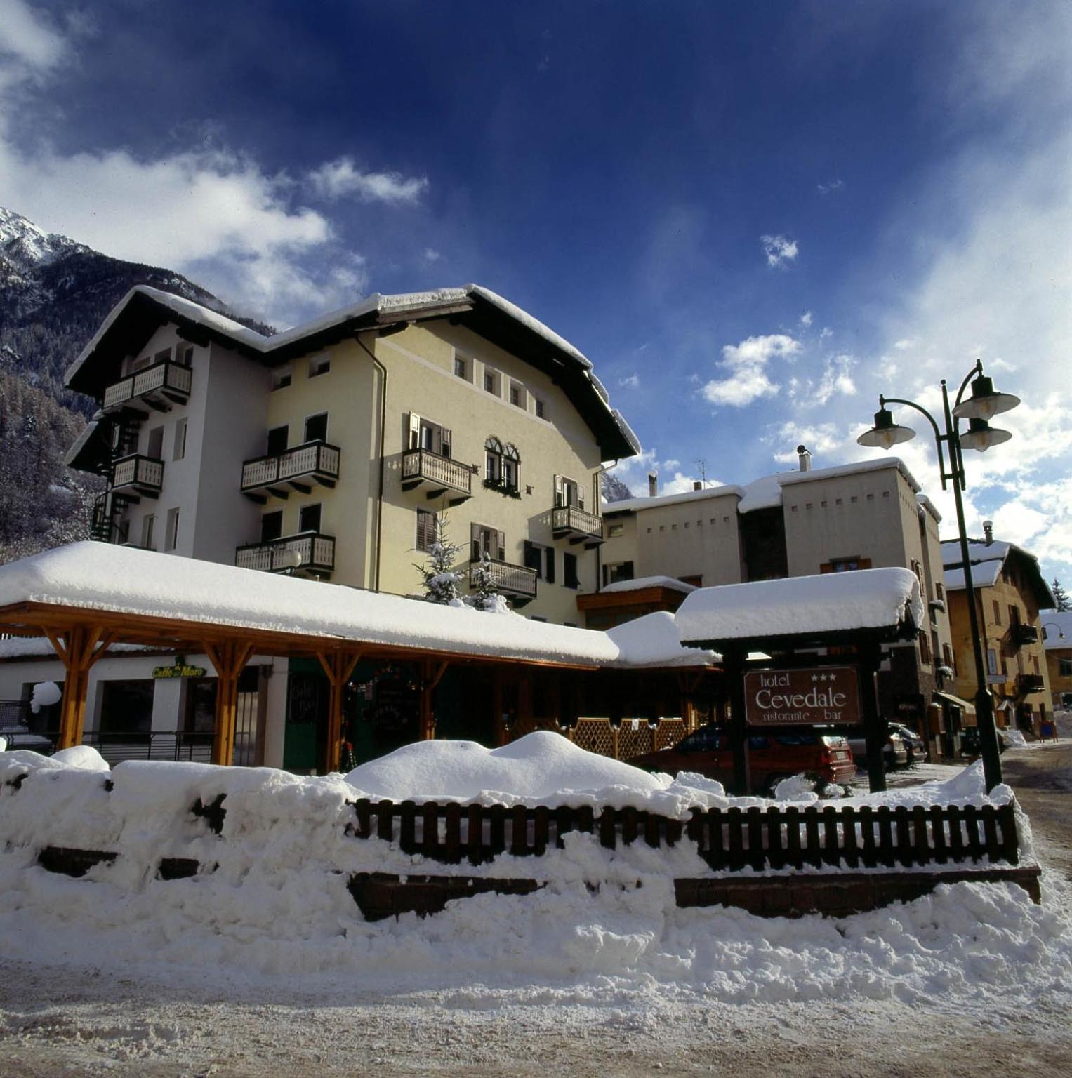 Hotel Cevedale Living Romance Hotel كوغولو المظهر الخارجي الصورة