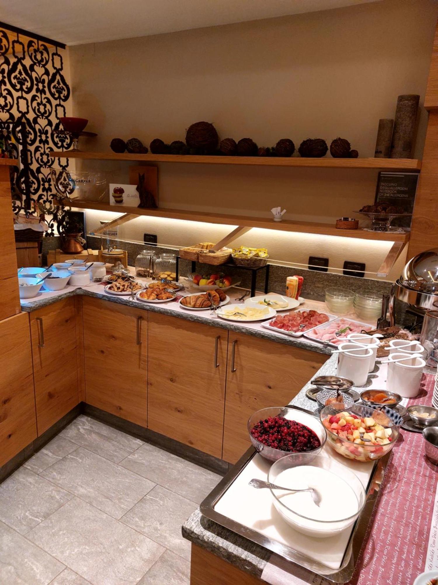 Hotel Cevedale Living Romance Hotel كوغولو المظهر الخارجي الصورة