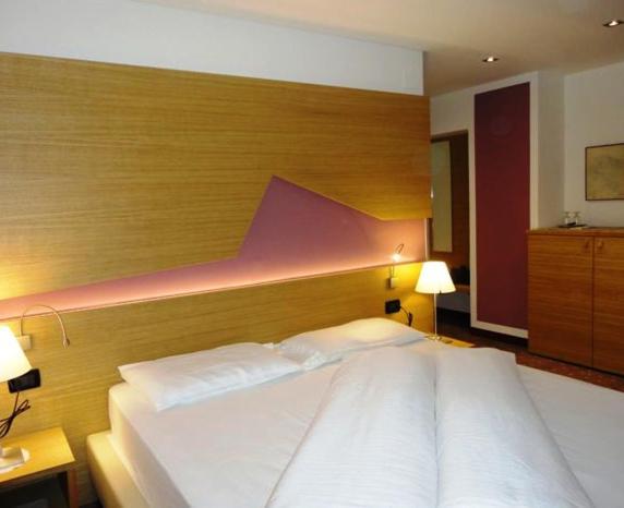 Hotel Cevedale Living Romance Hotel كوغولو الغرفة الصورة