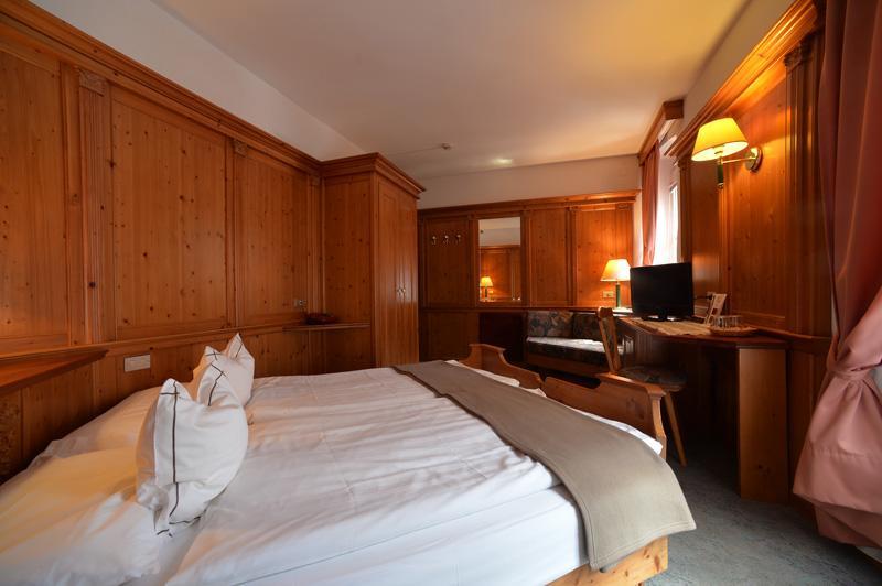 Hotel Cevedale Living Romance Hotel كوغولو المظهر الخارجي الصورة