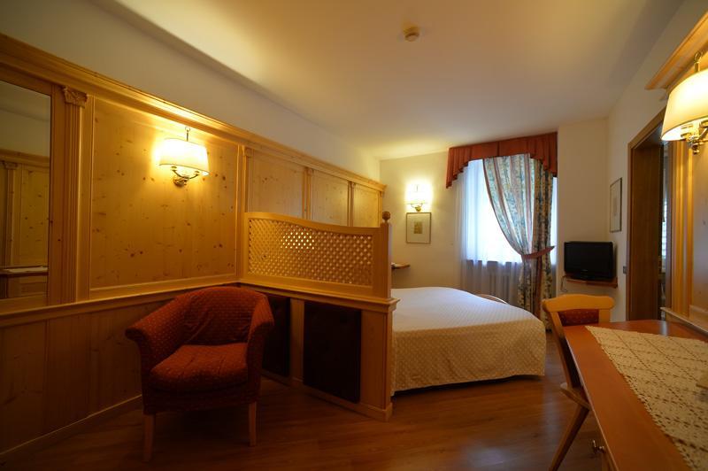 Hotel Cevedale Living Romance Hotel كوغولو المظهر الخارجي الصورة