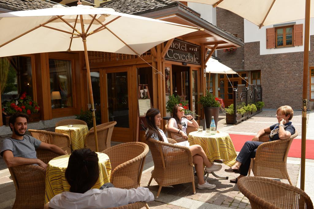 Hotel Cevedale Living Romance Hotel كوغولو المظهر الخارجي الصورة