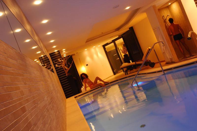 Hotel Cevedale Living Romance Hotel كوغولو المظهر الخارجي الصورة