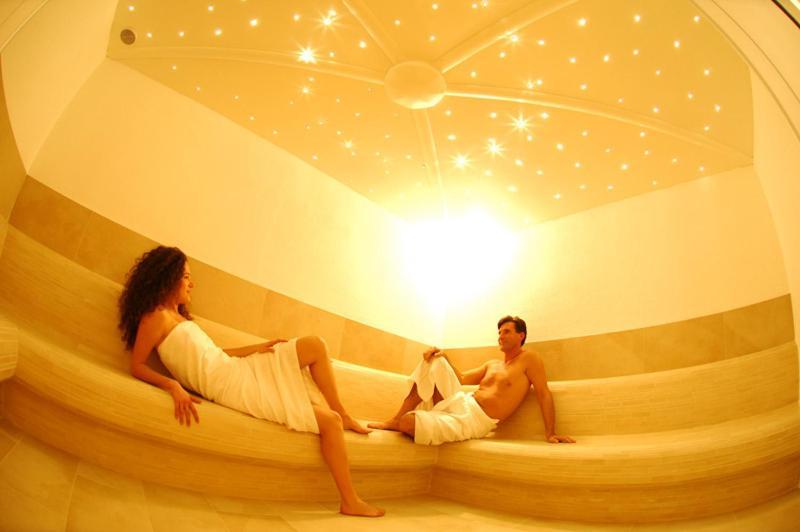 Hotel Cevedale Living Romance Hotel كوغولو المظهر الخارجي الصورة
