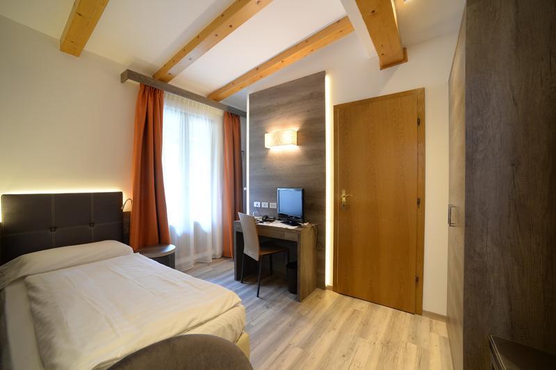 Hotel Cevedale Living Romance Hotel كوغولو المظهر الخارجي الصورة