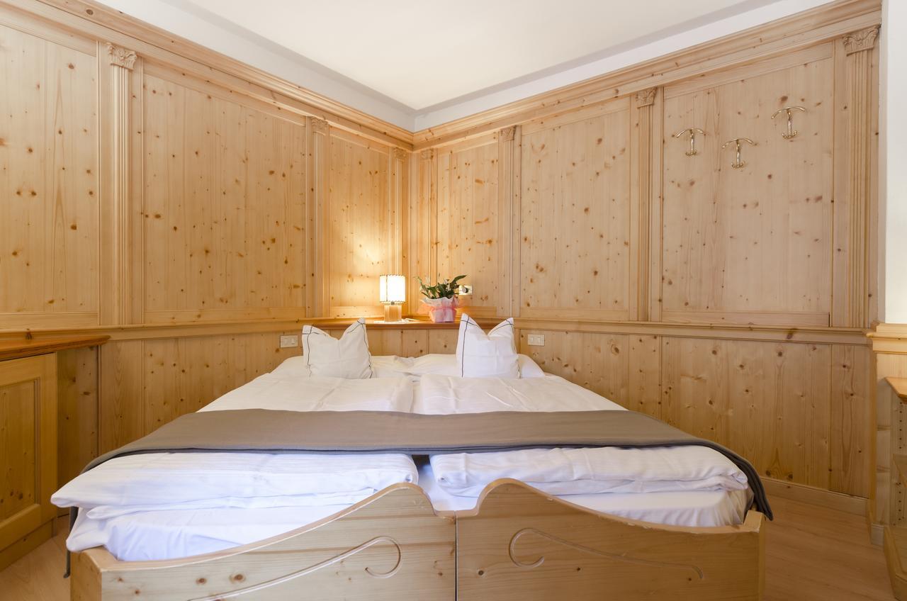 Hotel Cevedale Living Romance Hotel كوغولو المظهر الخارجي الصورة